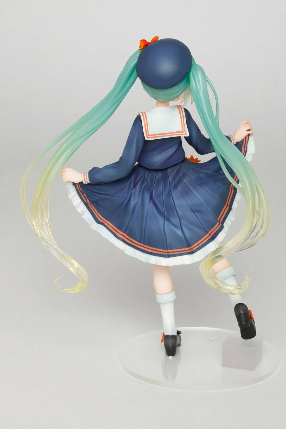 Vocaloid PVC Statue Hatsune Miku 3rd Season Autumn Ver. (re-sales) 18 cm